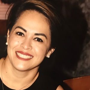 Meet your Posher, Alejandra